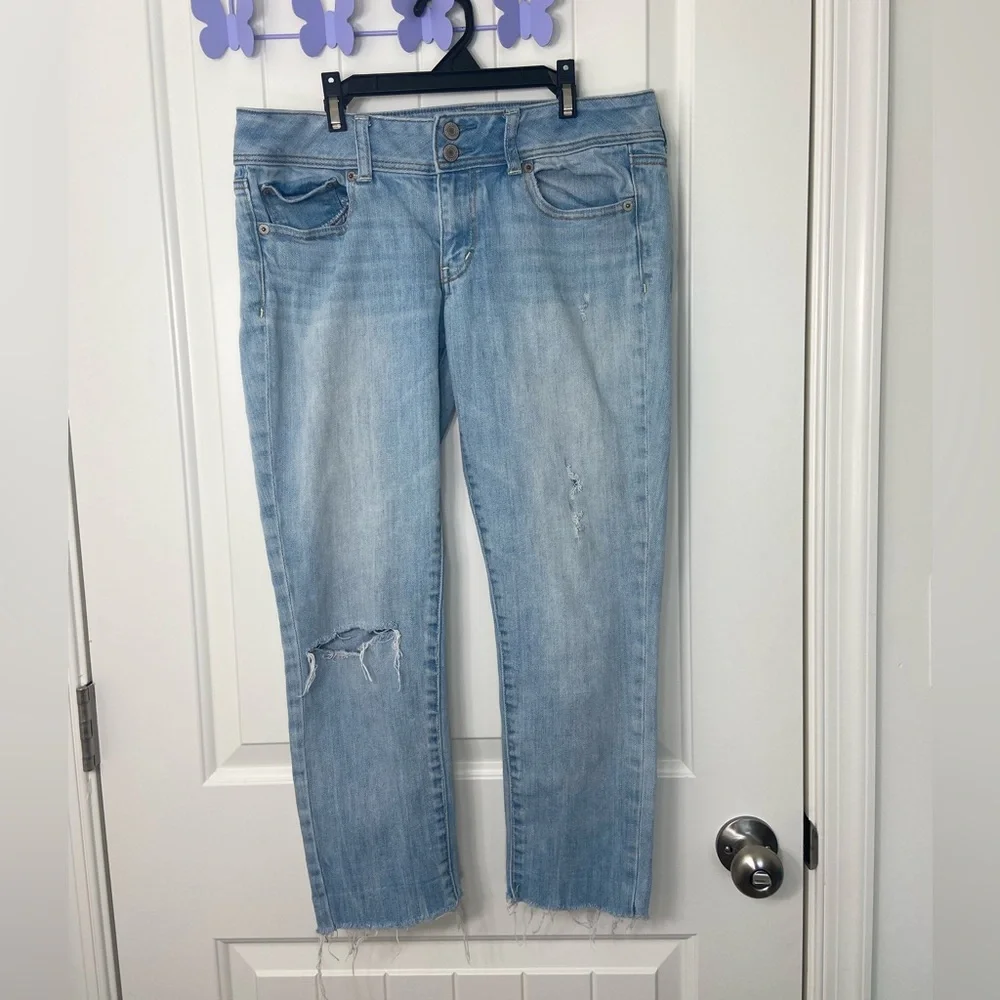 EUC American Eagle women’s light wash blue denim stretch skinny crop jeans 6